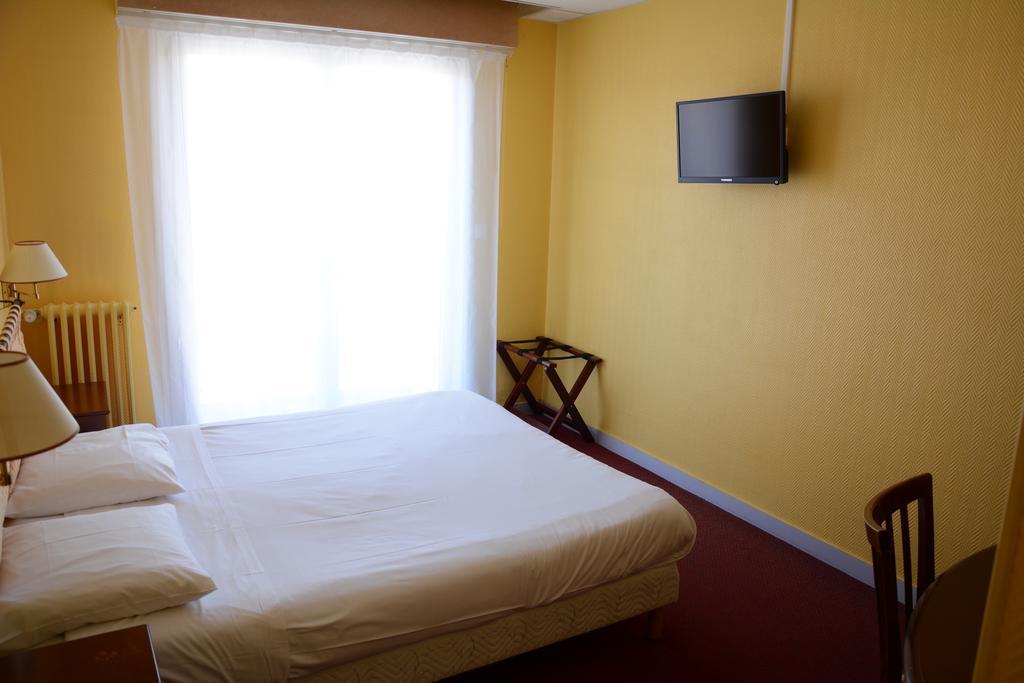 Logis Le Petit Trianon Hotel Saint-Brévin-les-Pins Buitenkant foto