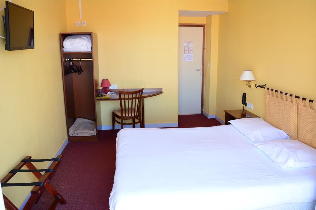 Logis Le Petit Trianon Hotel Saint-Brévin-les-Pins Buitenkant foto