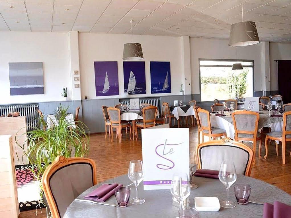 Logis Le Petit Trianon Hotel Saint-Brévin-les-Pins Buitenkant foto